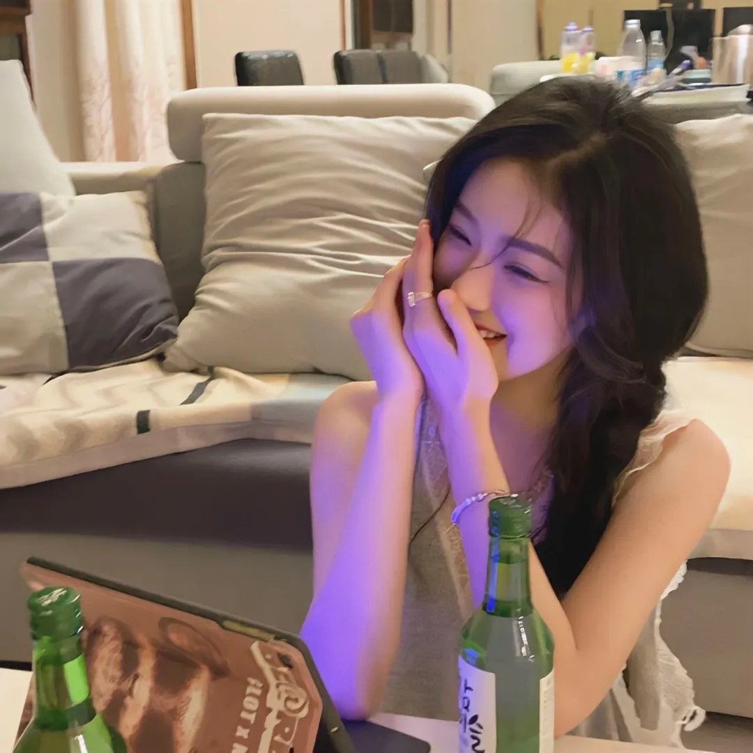 有秘密的她 在线观看封面