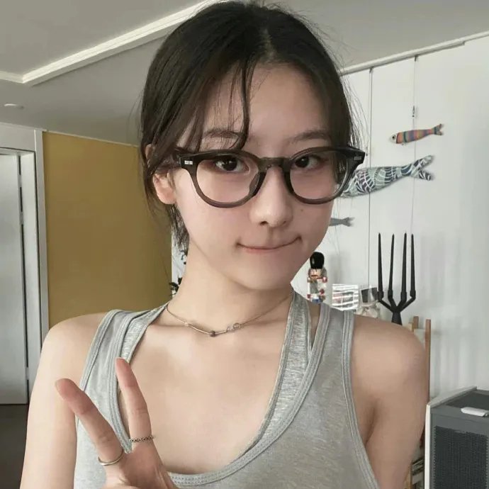 疯狂衣橱第一季 在线观看封面